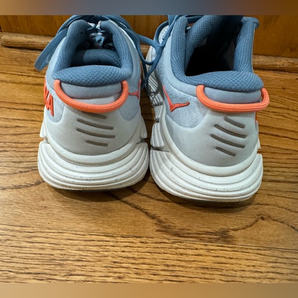 Women’s HOKA Shoes Size 8.5B - Picture 4 of 5